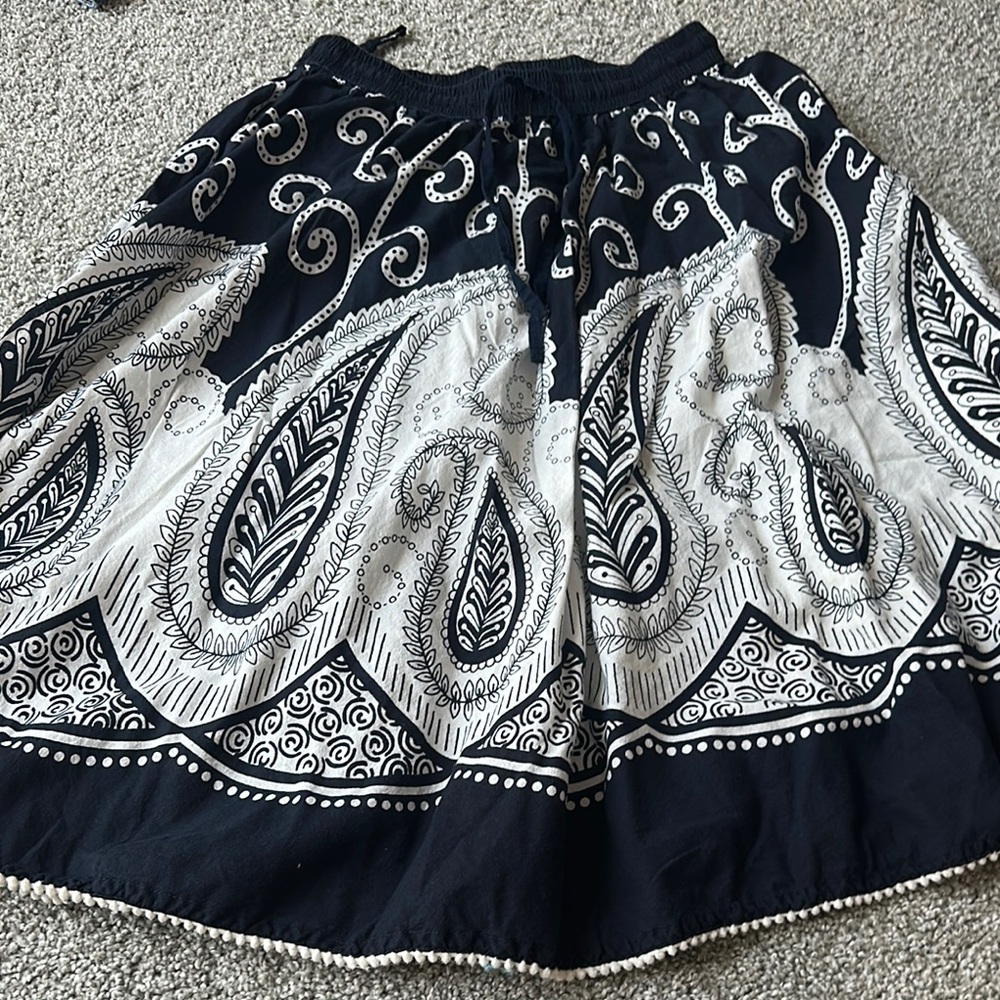 Elegant Black and White Paisley Skirt
